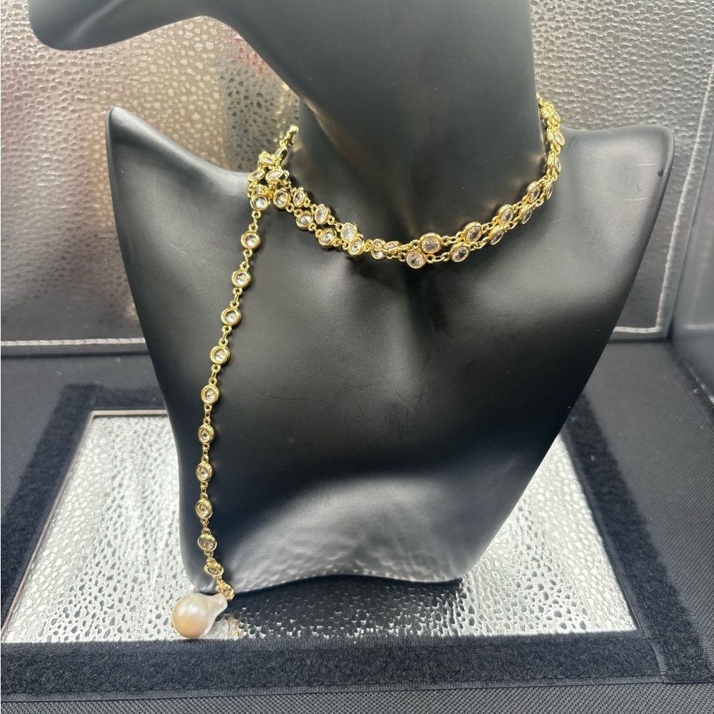 Elegant Large Gold and Two Baroque Peals Lariat Necklace. - Picture 3 of 7